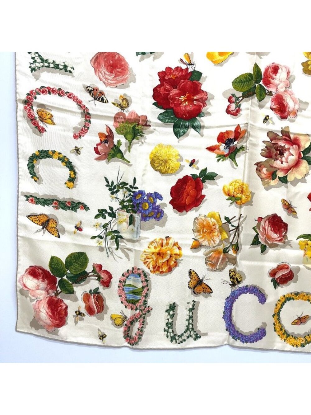 Gucci Scarf Flora Line Silk Beige - Picture 4 of 9